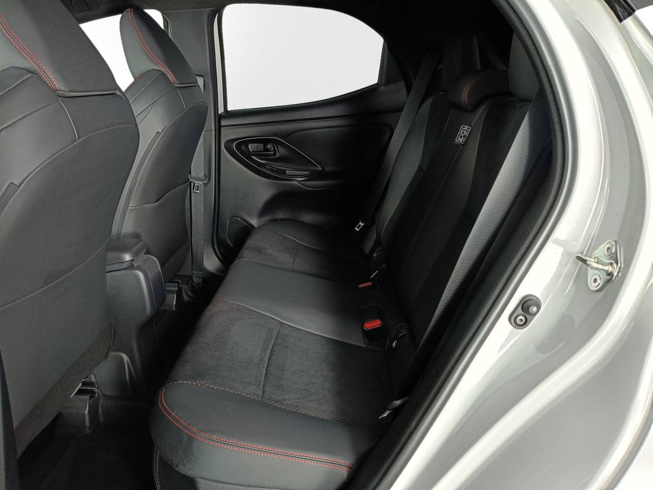 TOYOTA Yaris IV 2020 - Yaris 1.5h GR Sport
