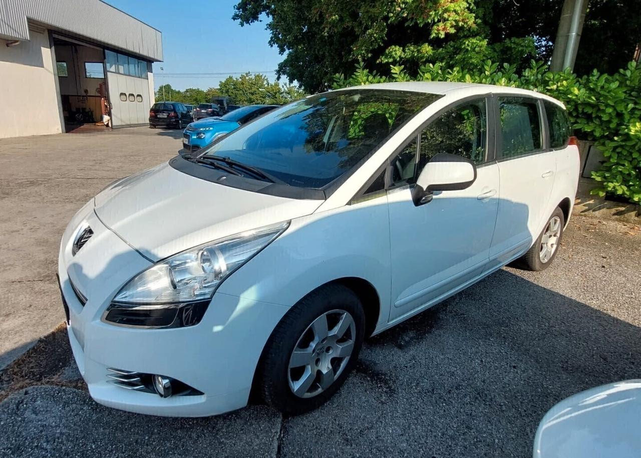 Peugeot 5008 1.6 Diesel 7 Posti Neopatentati