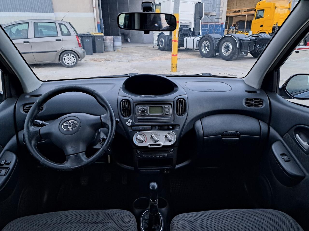 Toyota Yaris Verso 1.4 Tdi D-4D - 2005
