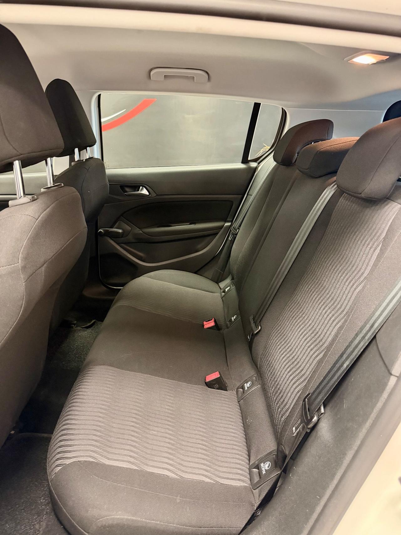 Peugeot 308 1.6 HDi 92 CV Business