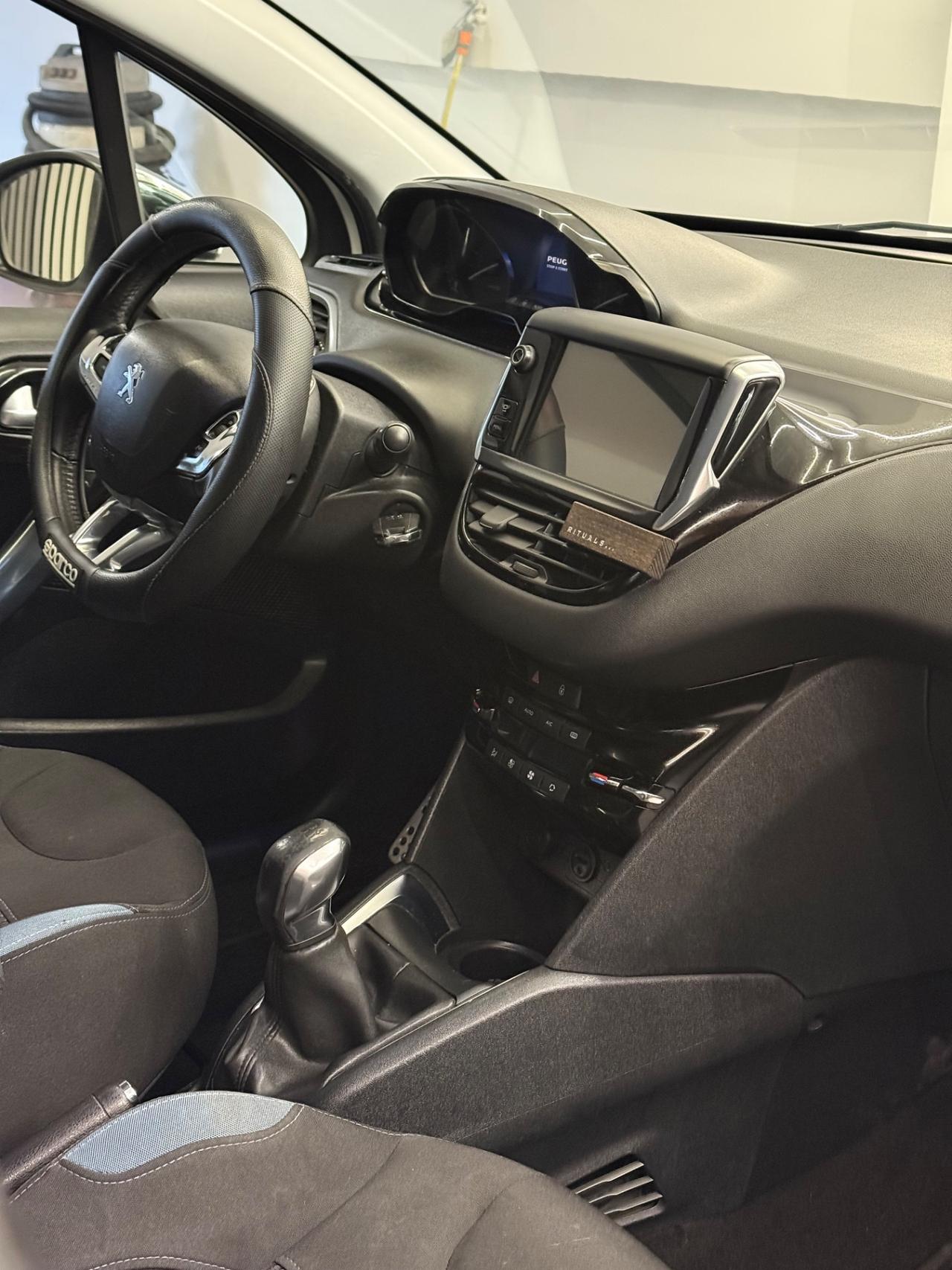 Peugeot 208 1.6 e-HDi 92 CV Stop&Start 5 porte Allure