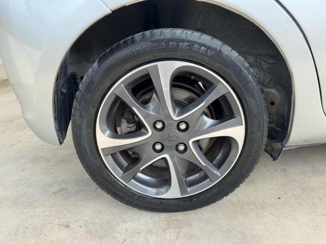 TOYOTA Yaris 1.5 5 POSTI IBRIDA OK NEOPATENTATI BI-COLOR