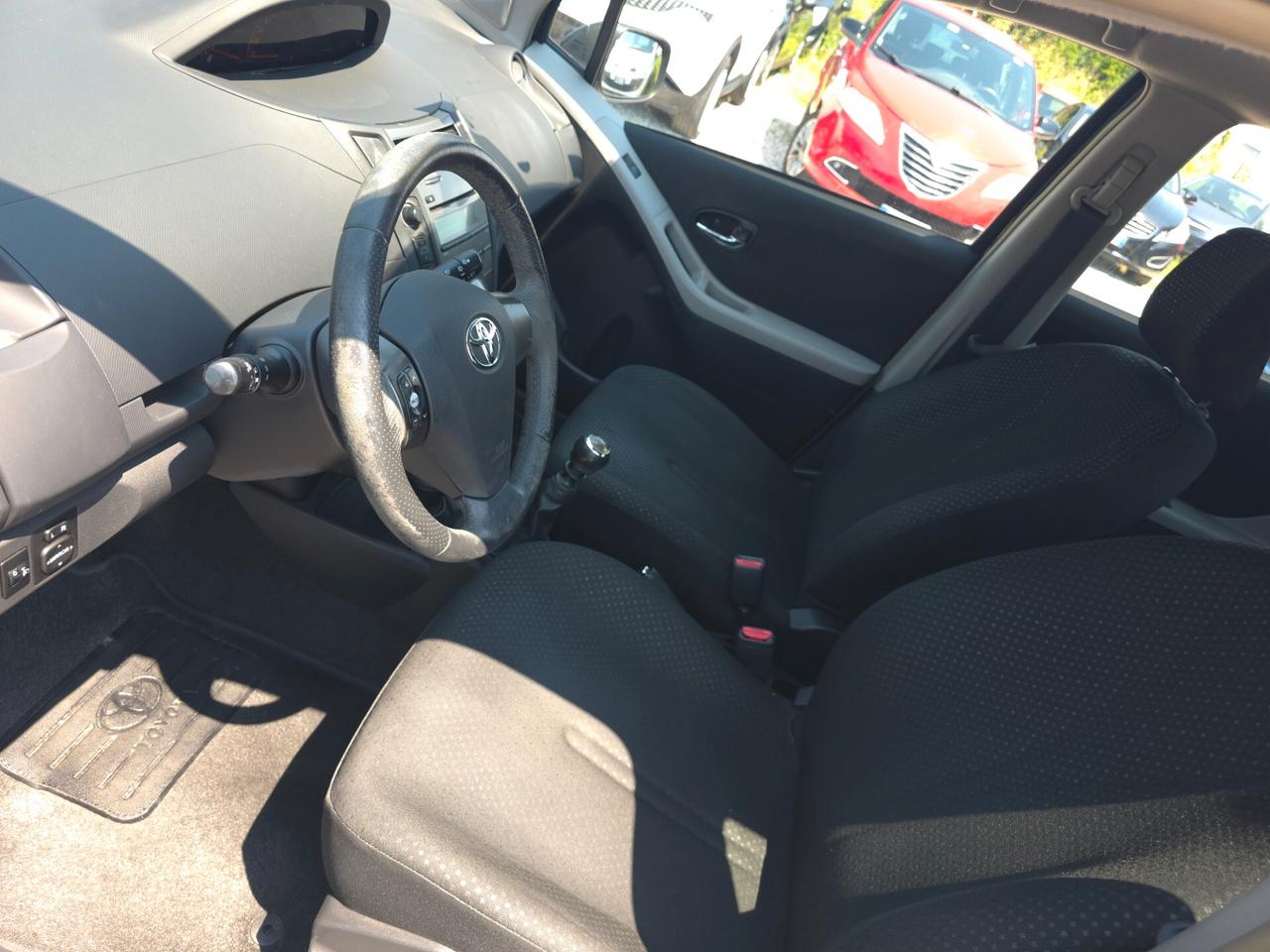 Toyota Yaris 1.3 5 porte Sol