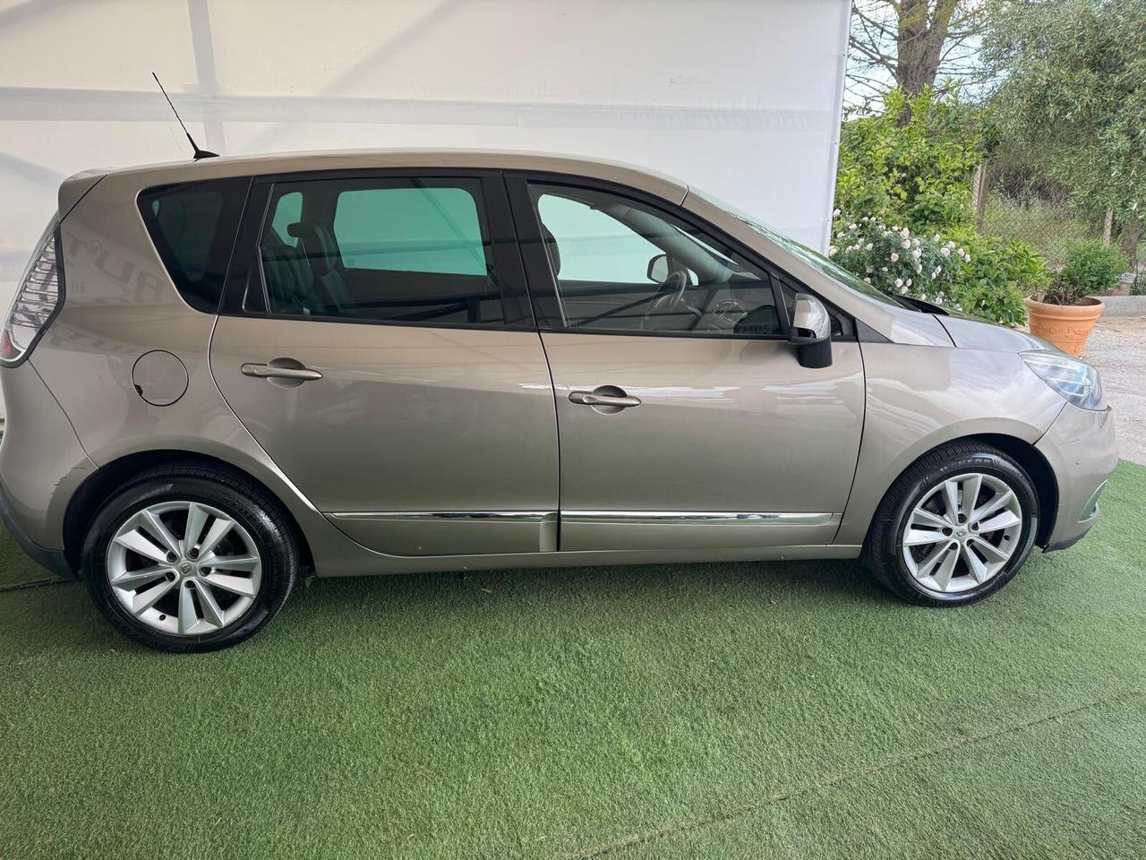 Renault Scénic XMod 1.5 dCi 110CV