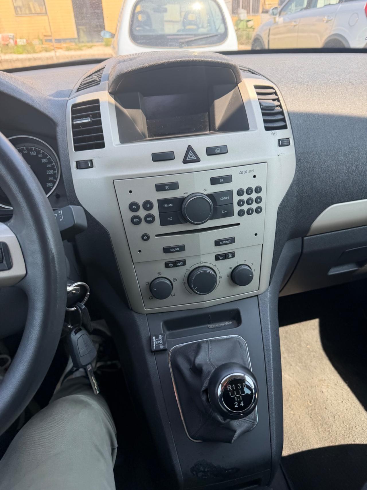 Opel Zafira 1.6 16V VVT Cosmo