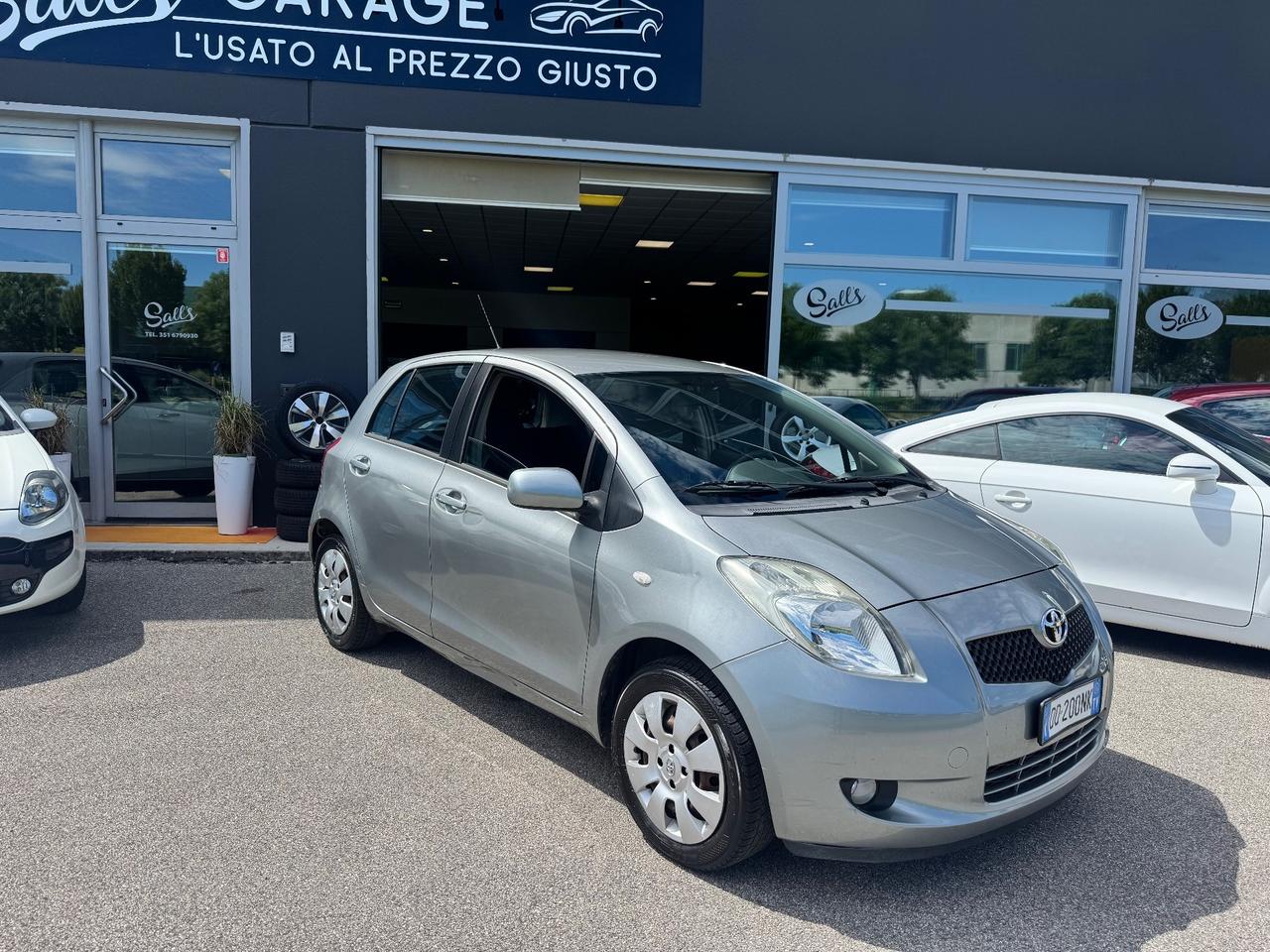 Toyota Yaris 1.0 5 porte Neopatentati