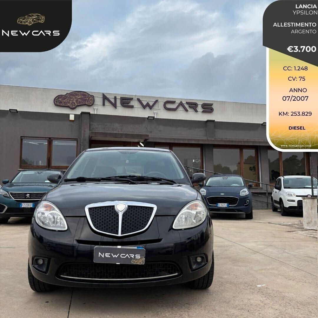 Lancia Ypsilon 1.3 MJT 75 CV Argento