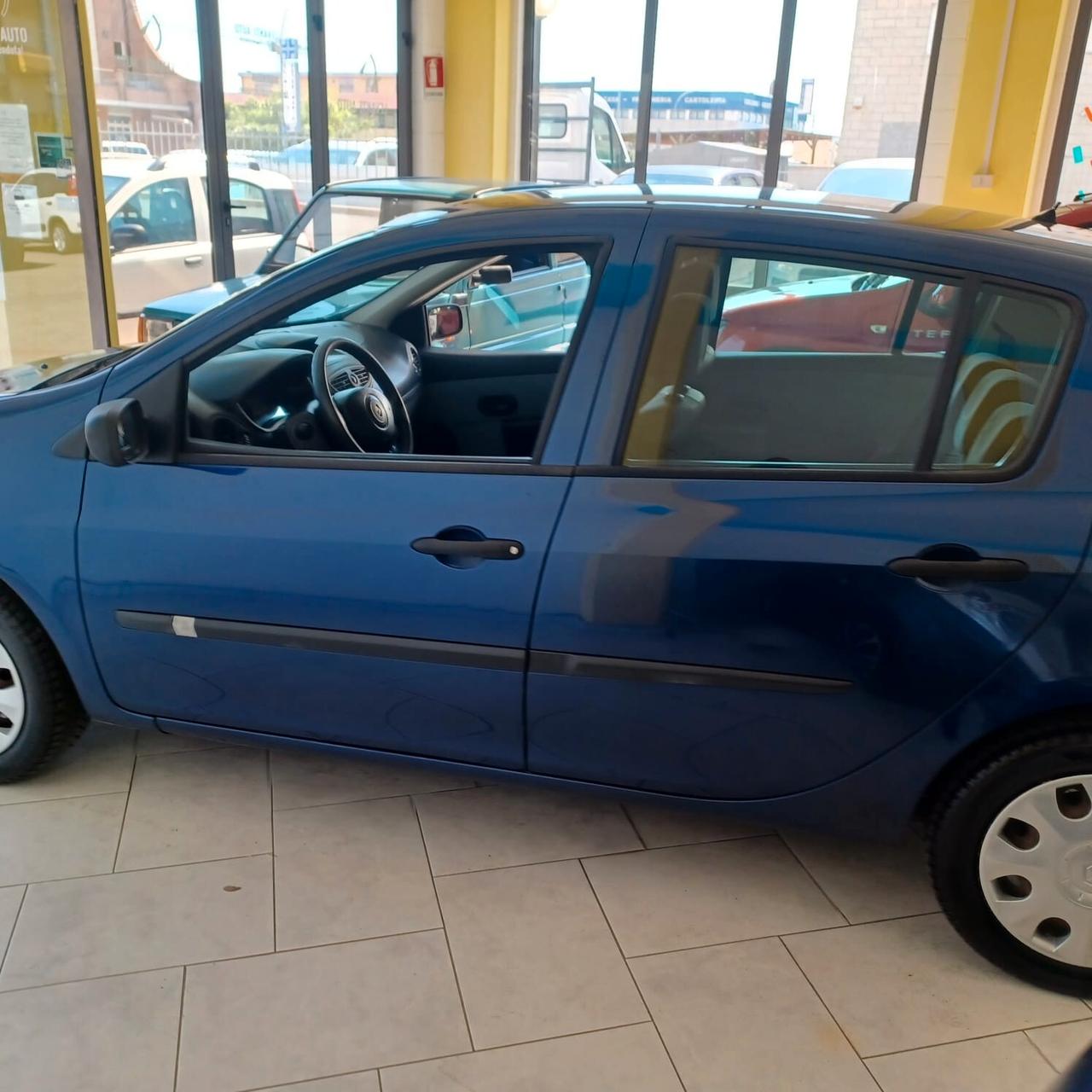 CLIO 1.1 BENZINA PER NEOPATENTATI GARANZIA INCLUSA