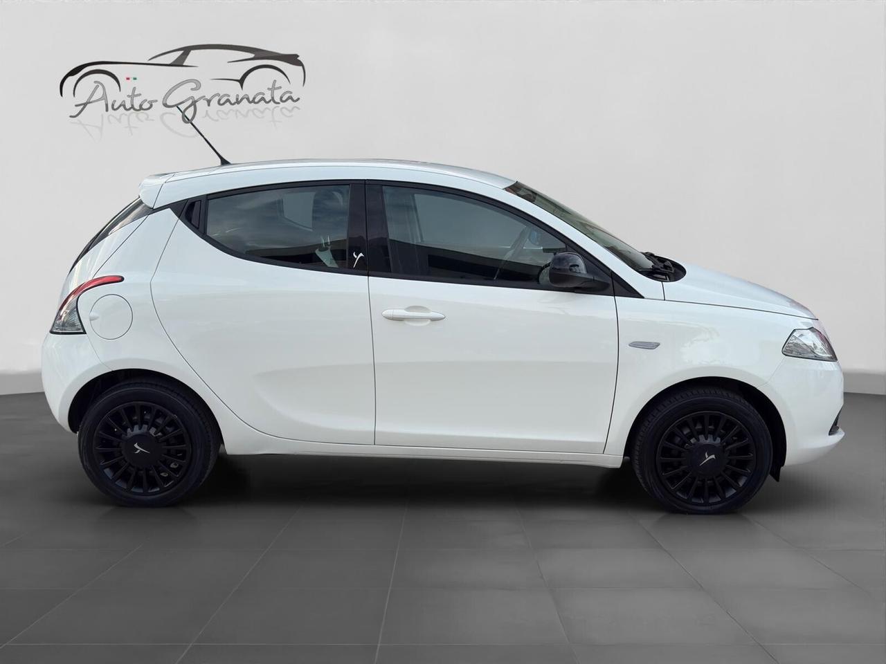 Lancia Ypsilon 1.2 69cv Elefantino Bianco