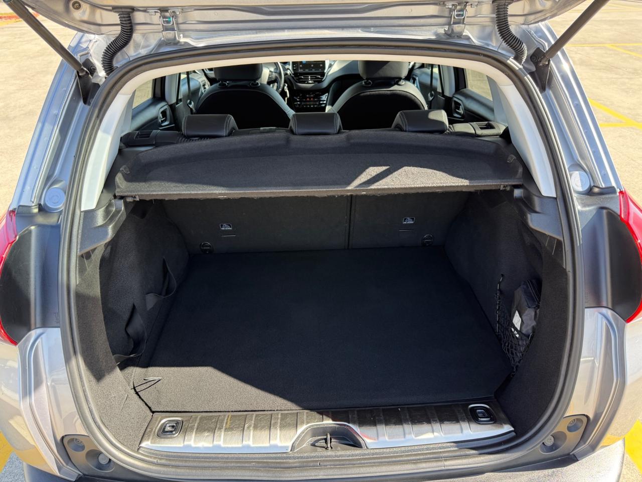 Peugeot 2008 1.2 Turbo Benzina 110 cv EURO 6B NEOPATENTATI