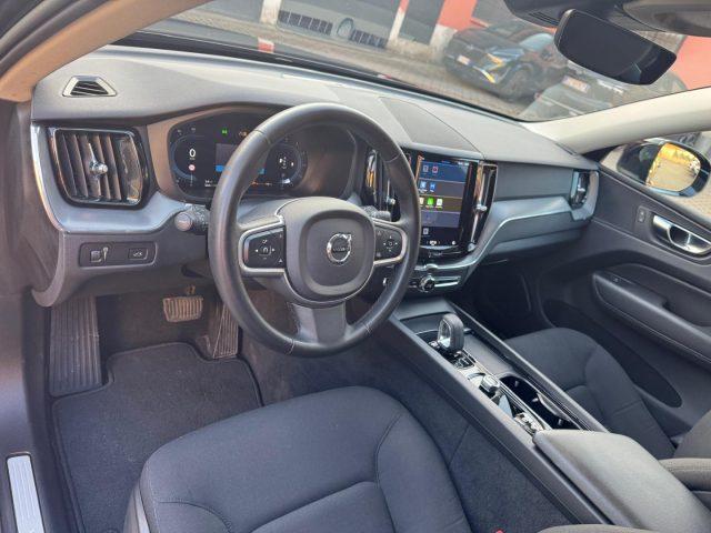 VOLVO XC60 B4(d) 197CV AUT. Mom.Core (AUTOCARRO N1)