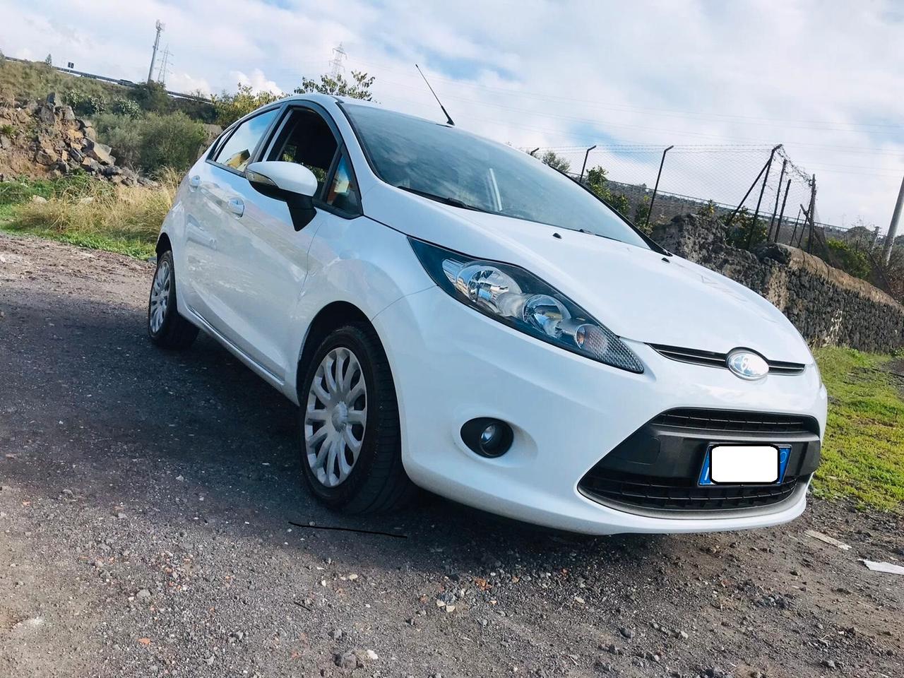 Ford Fiesta 1.4TDCI NEOPATENTATI CHIAMA