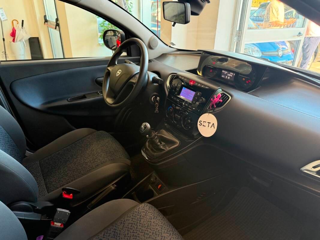 Lancia Ypsilon III 1.0 firefly hybrid Silver s&s 70cv 5p.ti