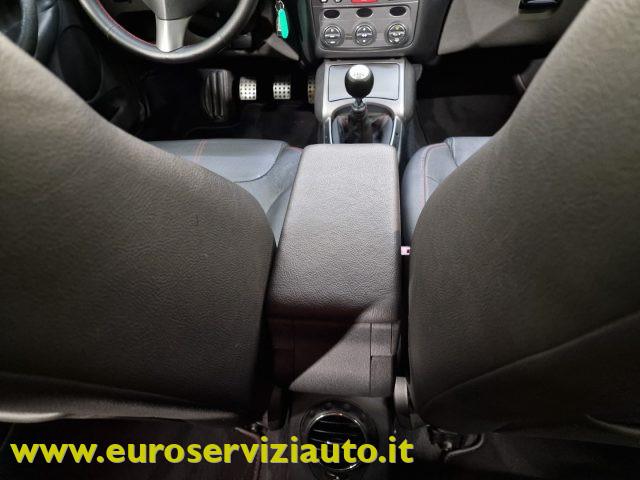 ALFA ROMEO GT 1.9 JTDM 16V Distinctive Q2