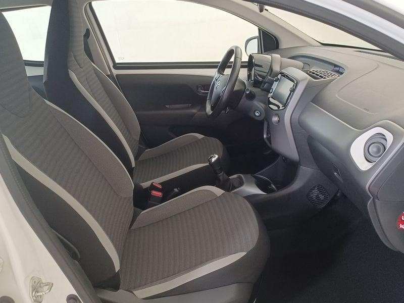 Toyota Aygo II 2018 5p 5p 1.0 x-play 72cv