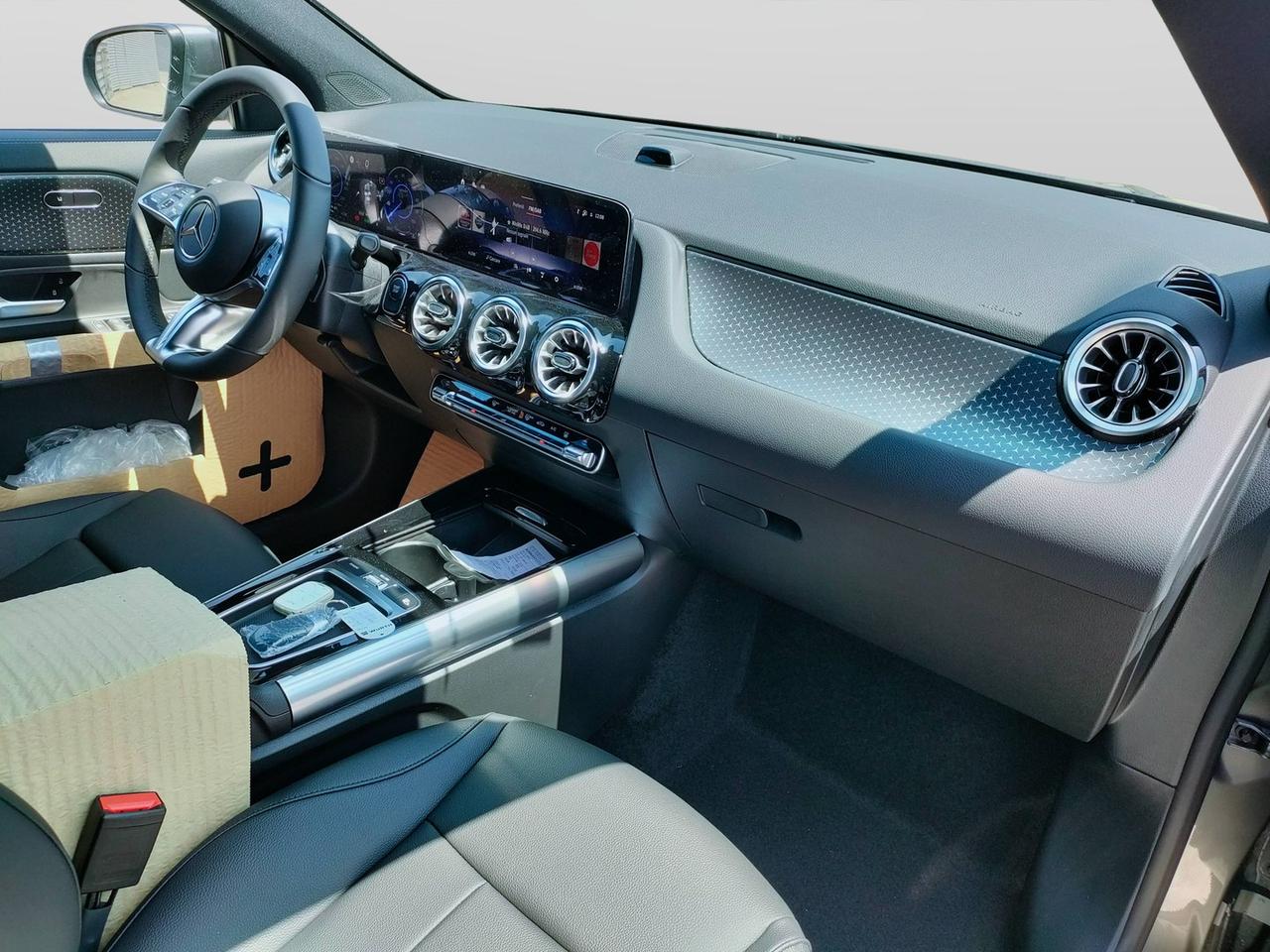 Mercedes-Benz EQA 300 4MATIC