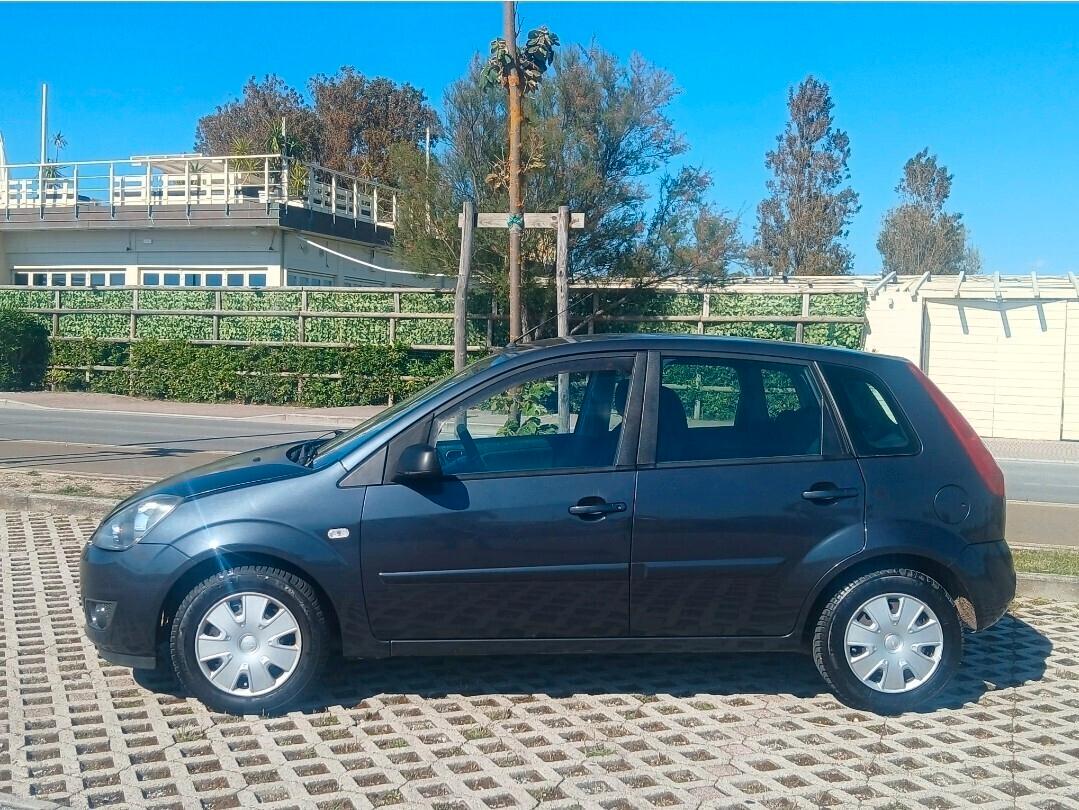 Ford Fiesta 1.4 DIESEL -5 PORTE - ACCETTO PERMUTE NEOPATENTATI