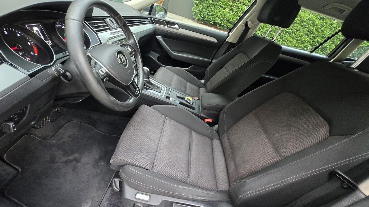 Volkswagen Passat Variant 1.6 TDI SCR DSG Business