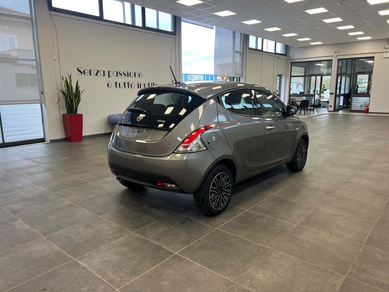 Lancia Ypsilon 1.0 FireFly 5 porte S&S Hybrid Gold