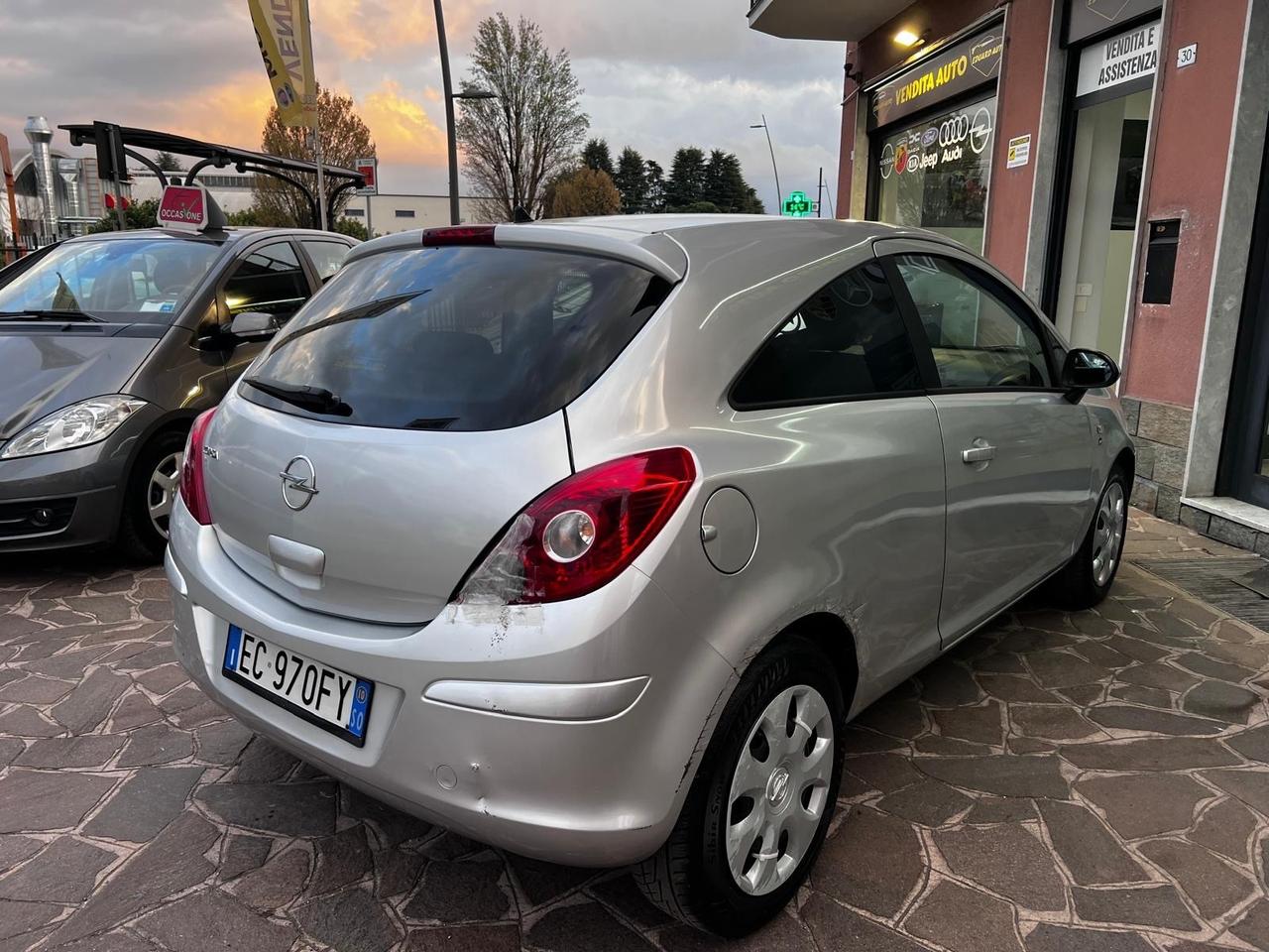 Opel Corsa 1.2 3 porte Sport