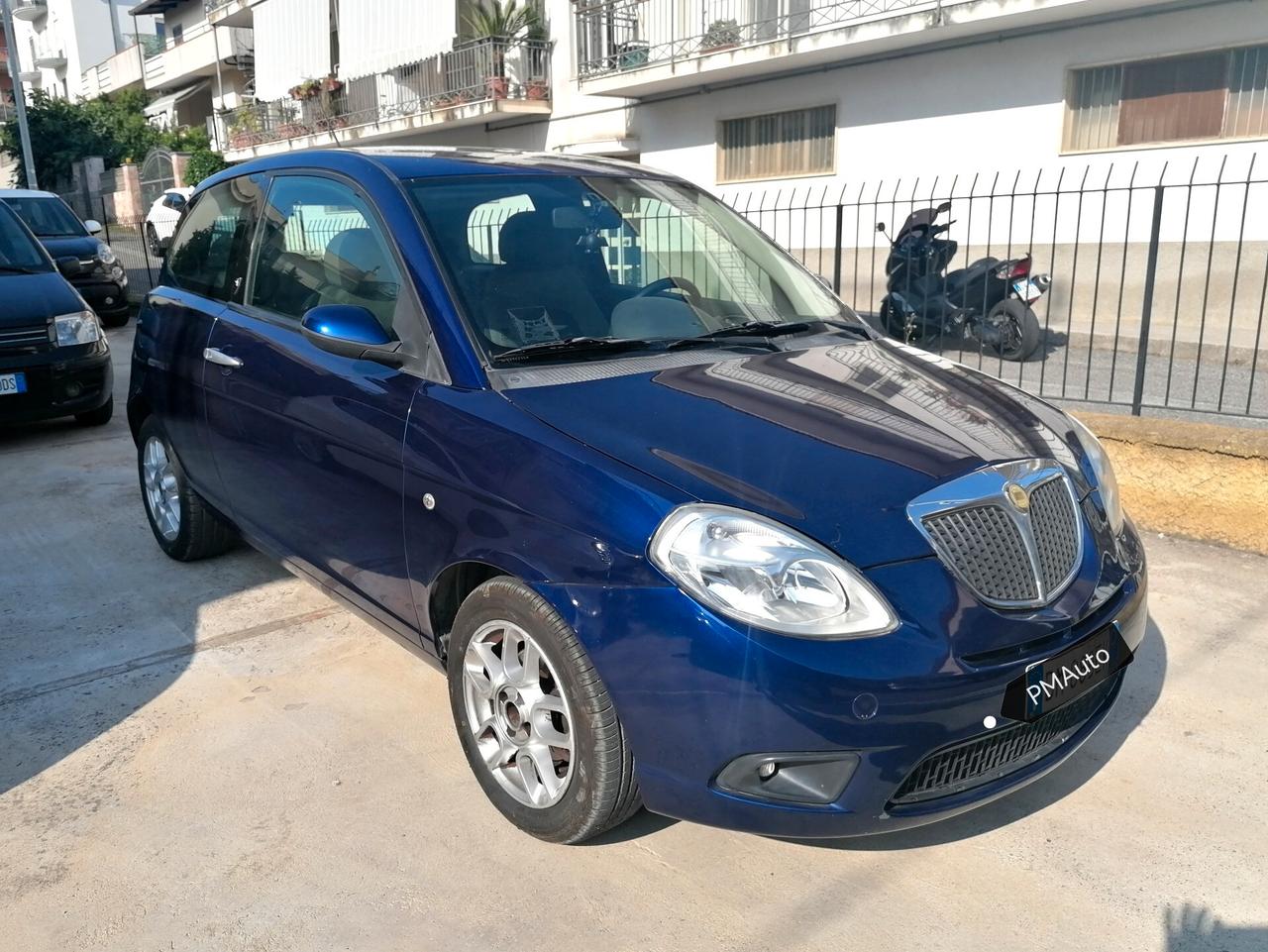 Lancia Ypsilon 1.3 MJT 90 CV Blue&Me
