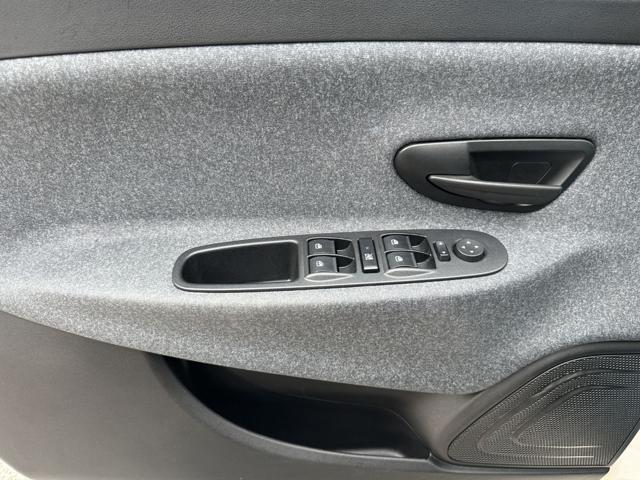 LANCIA Ypsilon 1.0 FireFly 5 porte S&S Hybrid Ecochic Silver