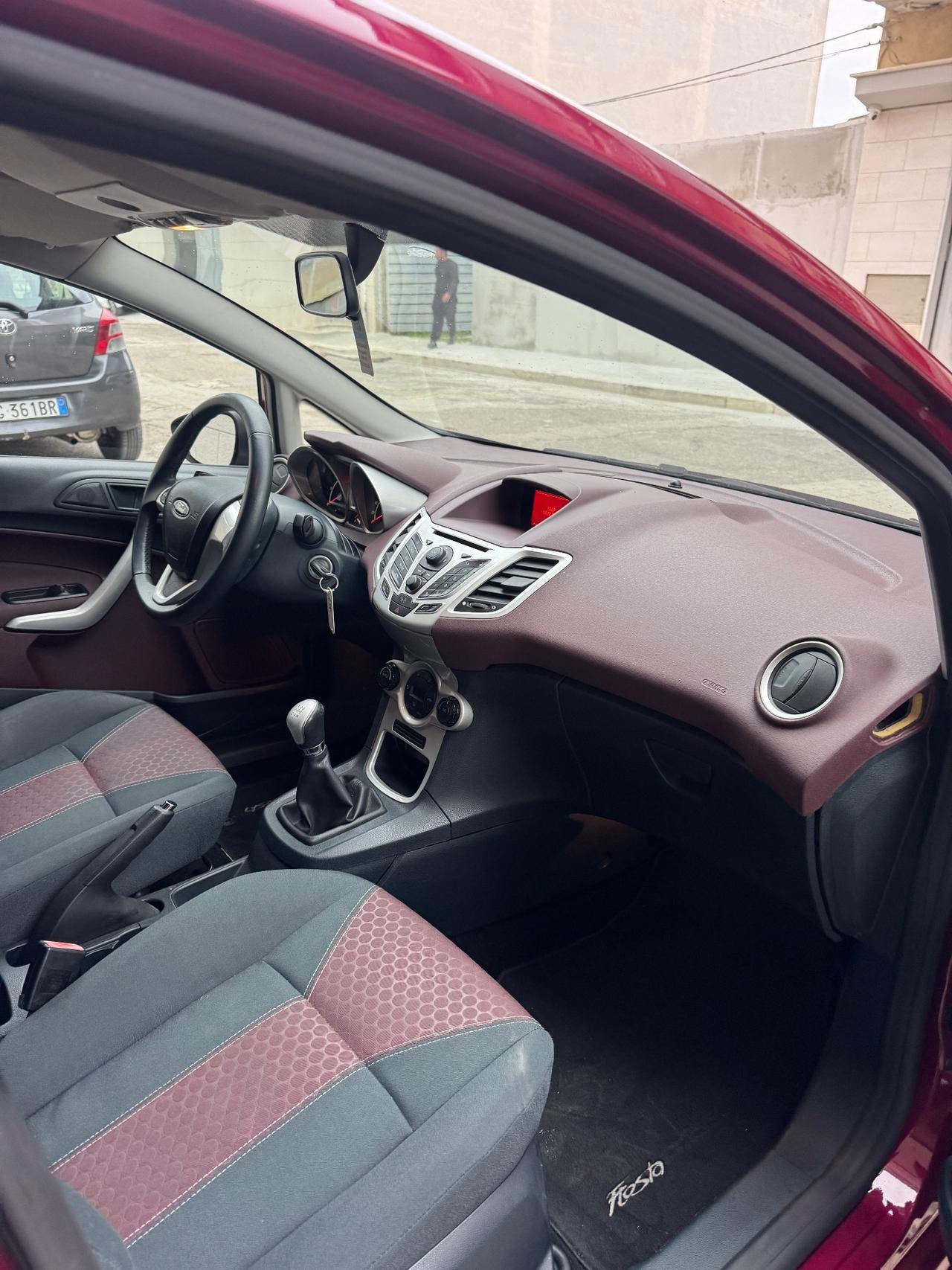 Ford Fiesta 1.4 TDCi 5p. Titanium