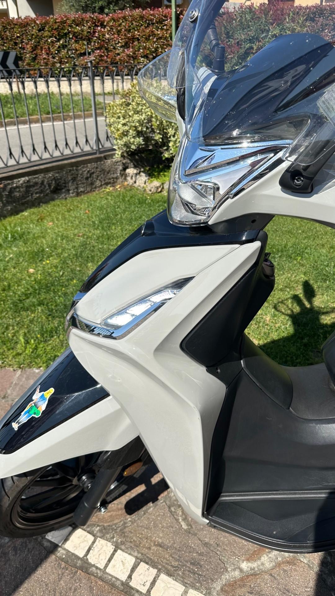 Kymco Agility 300i Con Bauletto