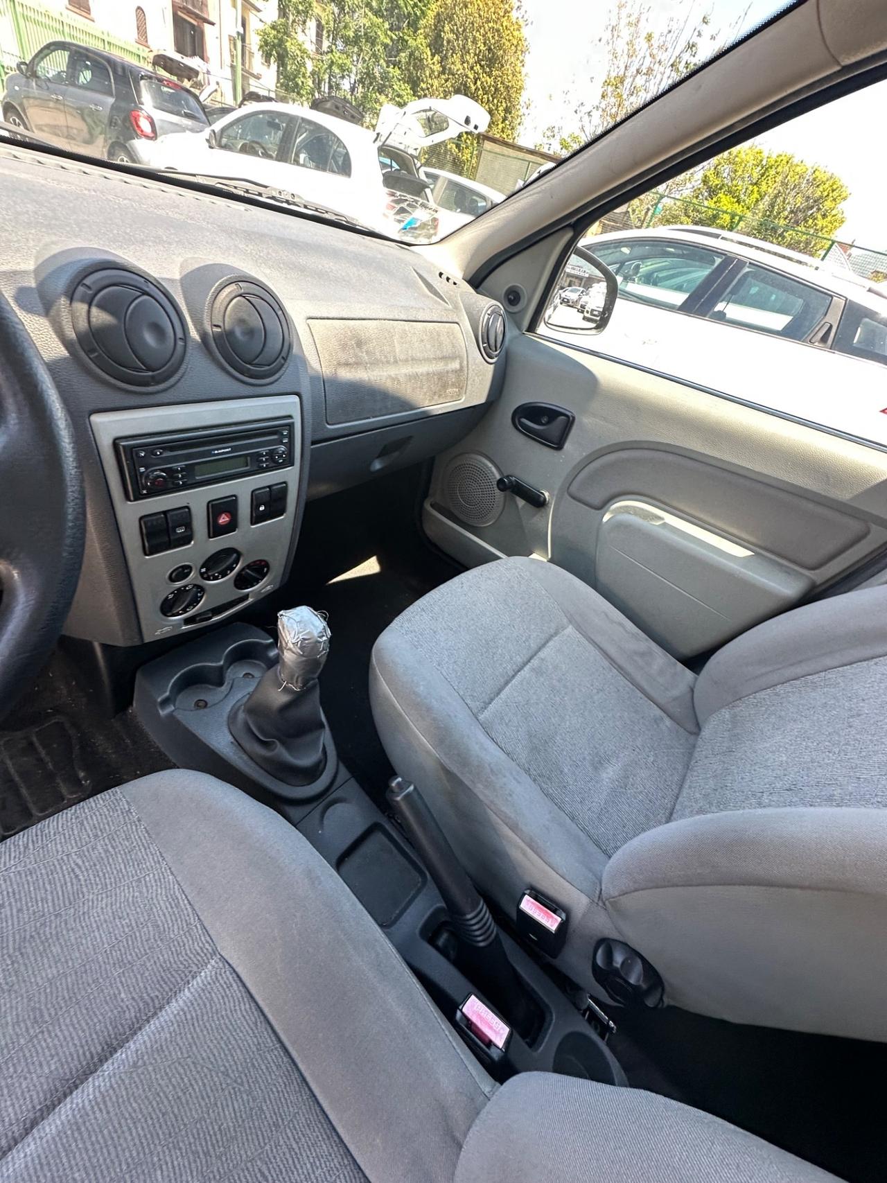 Dacia Logan MCV 1.6 90CV 5 posti Lauréate