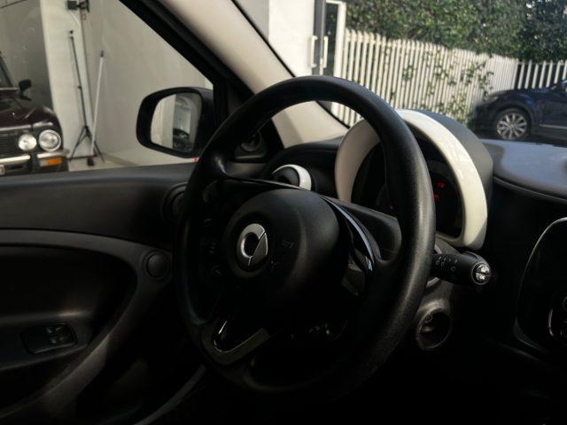 SMART ForFour 70 1.0 twinamic Youngster da ?179,00 mensili