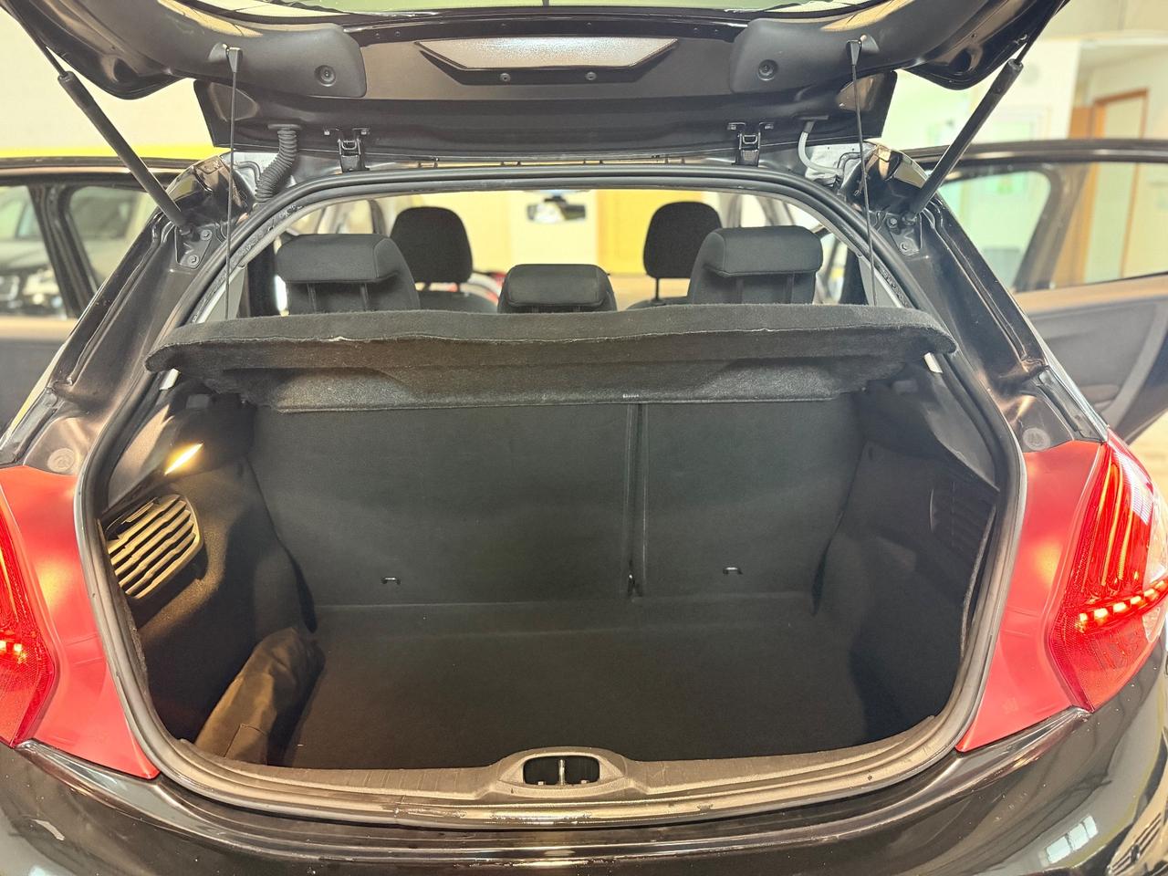 Peugeot 208 PureTech 82 5 porte Allure euro6