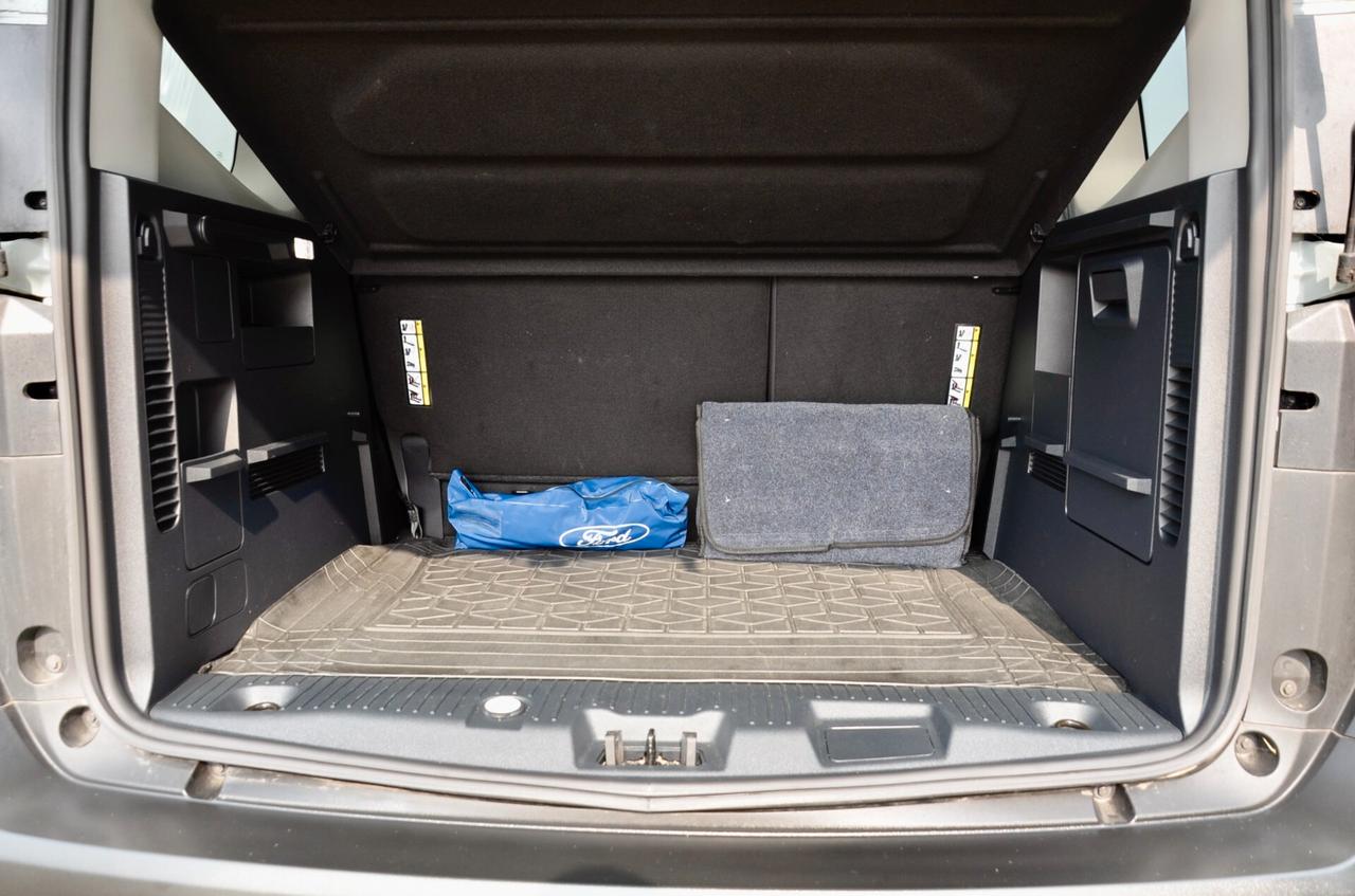 FORD TOURNEO COURIER 1.0 ECOBOOST 125cv TITANIUM, UNICOPROPRIETARIO, GARANZIA FORD 2/27, SERVICE FORD, RETROCAMERA, PERMUTE