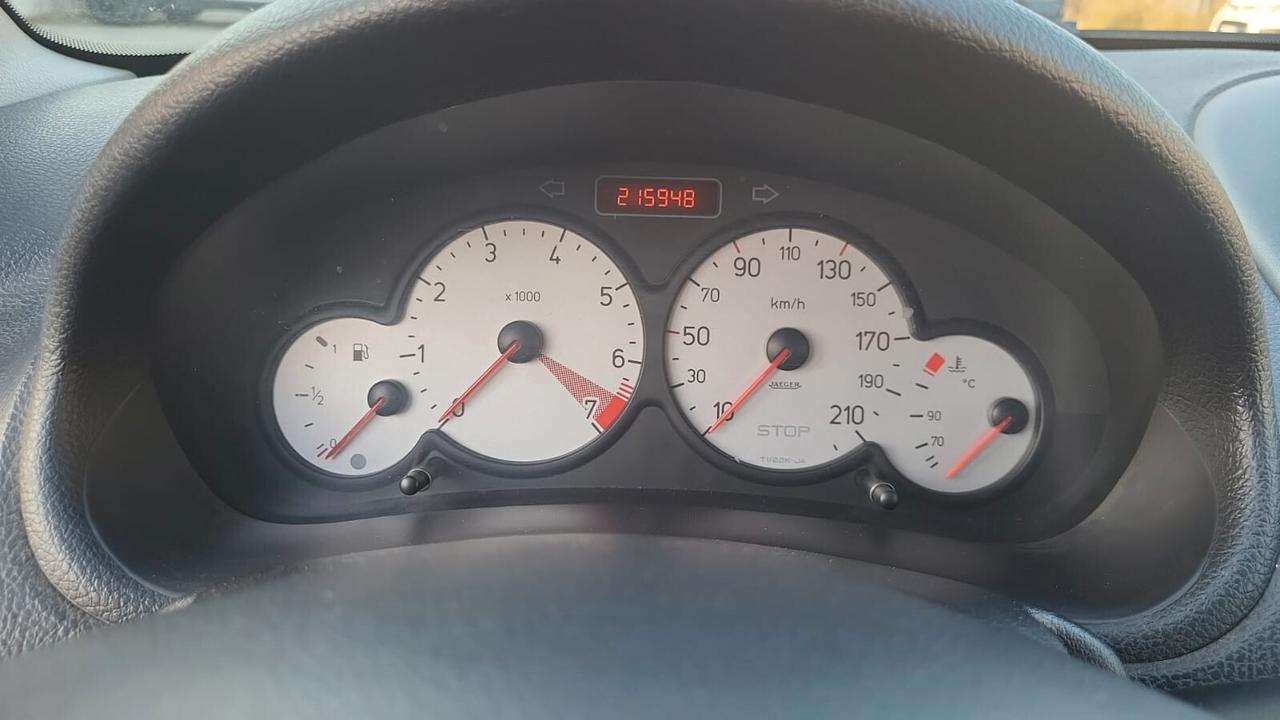 Peugeot 206 1.4 5p. Enfant Terrible