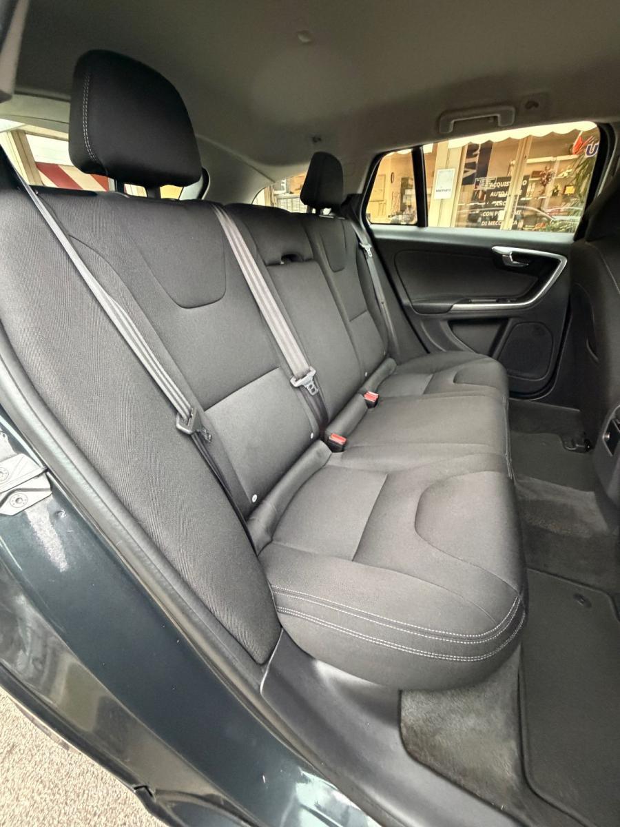 VOLVO - V60 - D2 Kinetic #TAG.CERTIFICATI