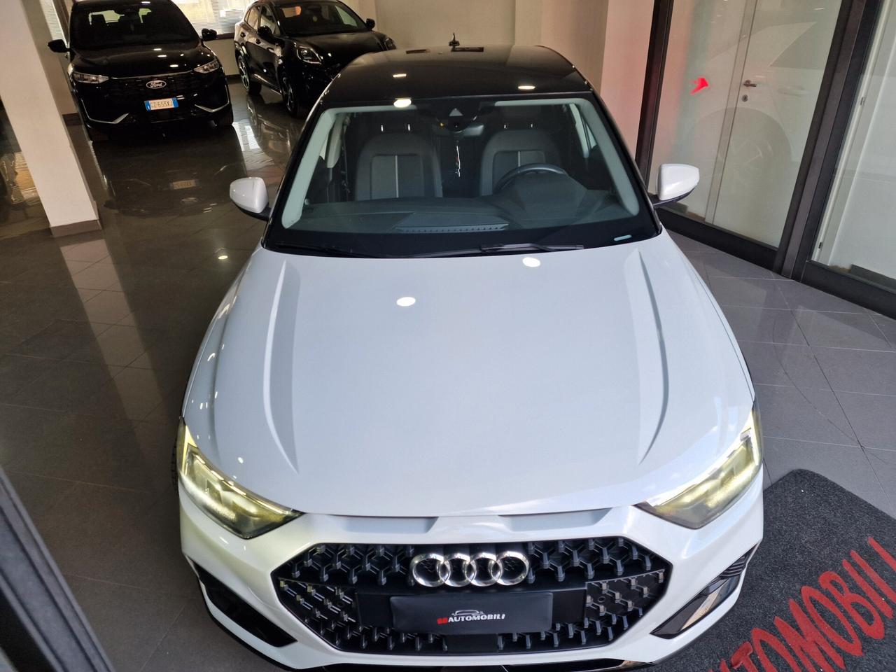 Audi A1 citycarver/allstreet 30 identity contrast