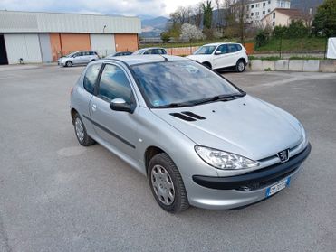 Peugeot 206 1.1 3p. XT