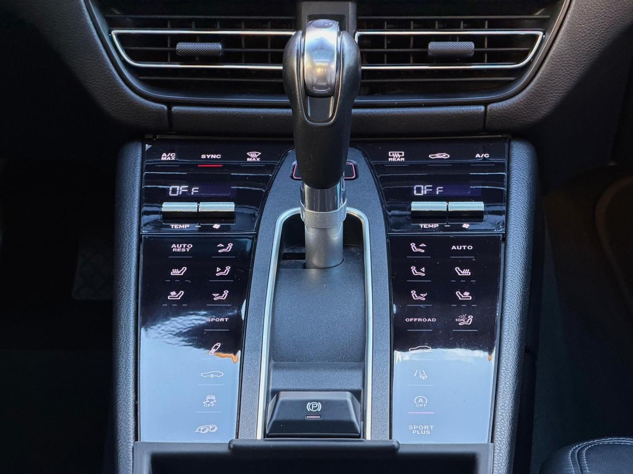 Porsche Macan 2.0 TURBO 245 CV PDK TETTO PASM