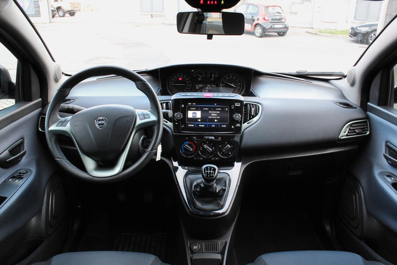 Lancia Ypsilon 1.0 FireFly S&S Hybrid Platino-OK NEOPATENTATI