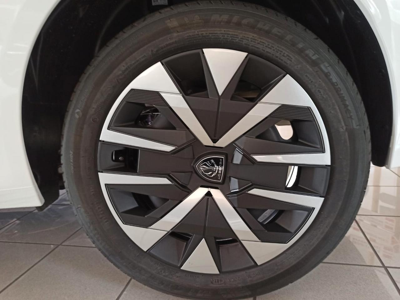 Peugeot 208 Hybrid 110 e-DCS6 Style