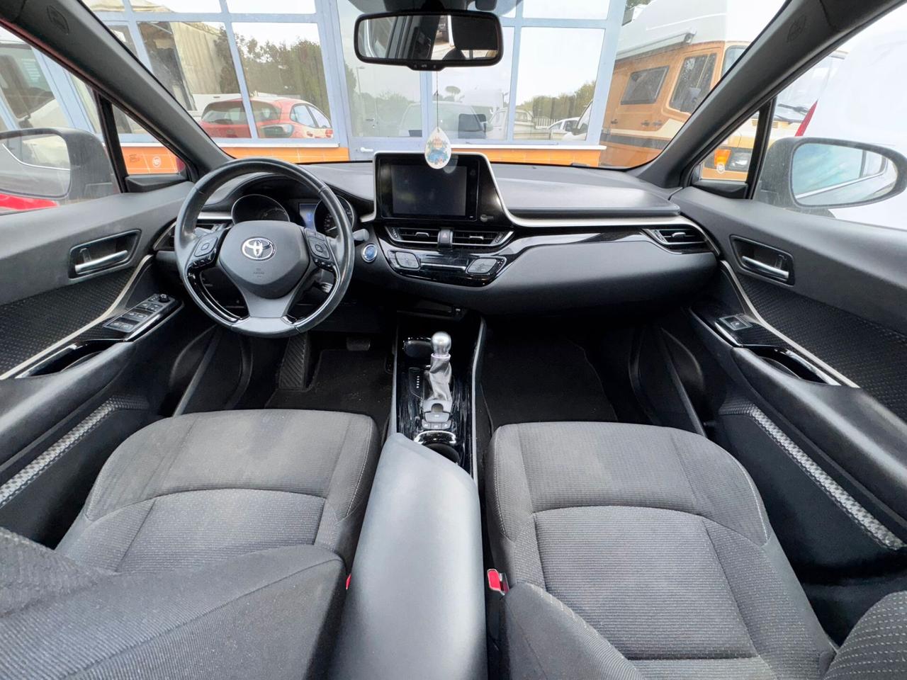 Toyota C-HR CHR 1.8 Hybrid E-CVT