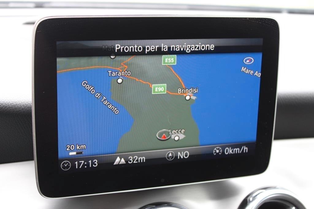 MERCEDES GLA 220 Aut. Premium * AMG