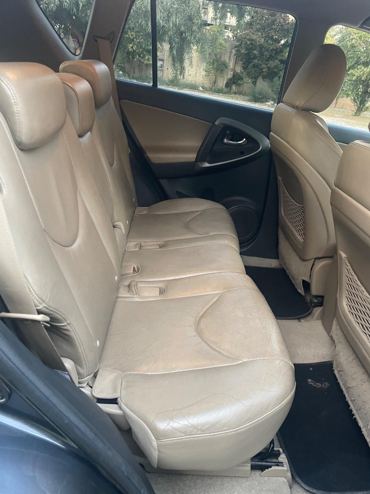 Toyota RAV 4 RAV4 Crossover 2.2 D-4D 150 CV DPF Exclusive