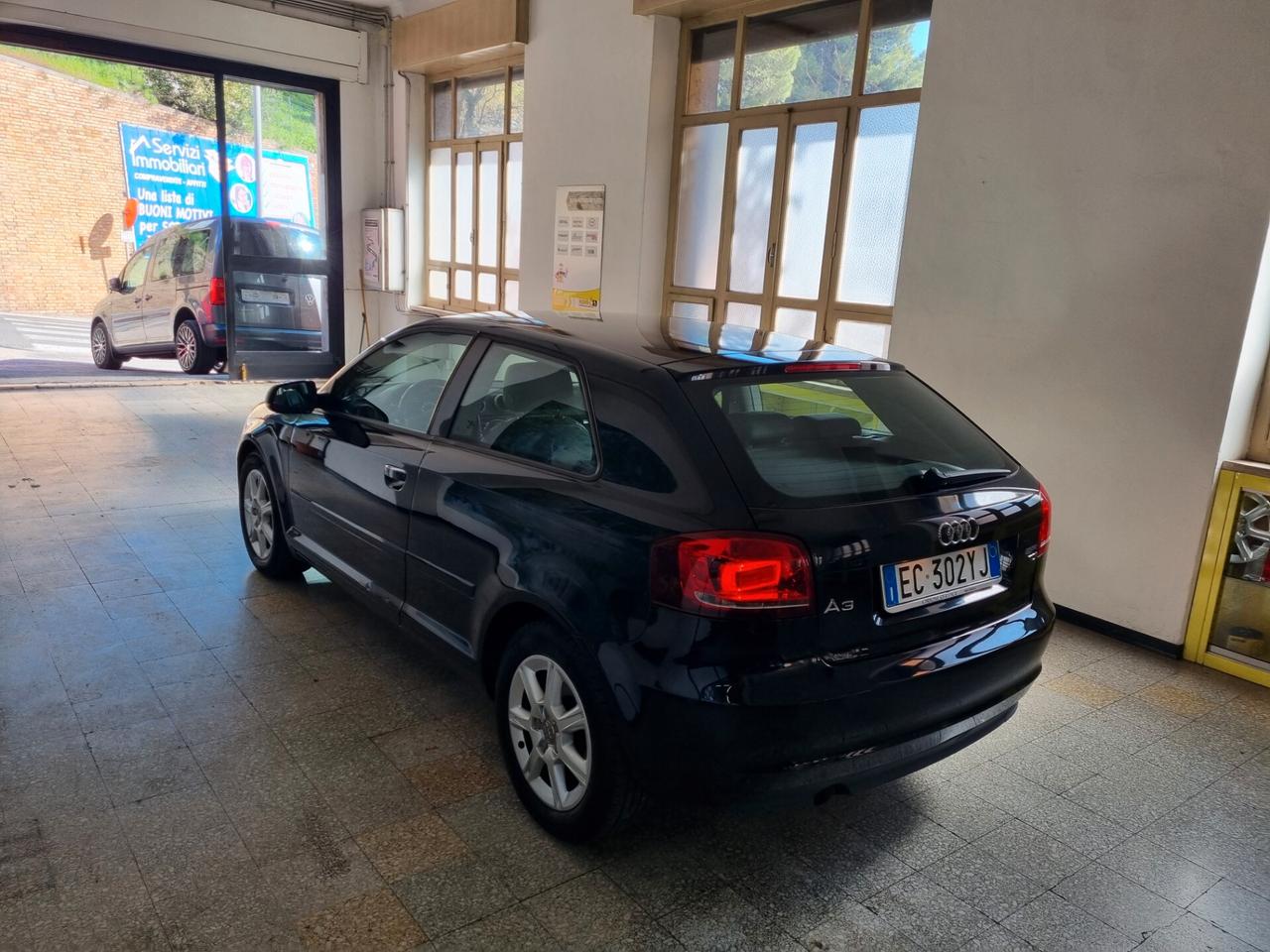 Audi A3 1.6 TDI 90 CV Ambition BI-XENON, PELLE, NEOPATENTATI