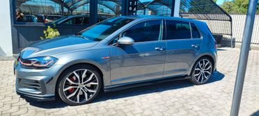 Volkswagen Golf GTI Performance 2.0 245 CV TSI DSG 5p.