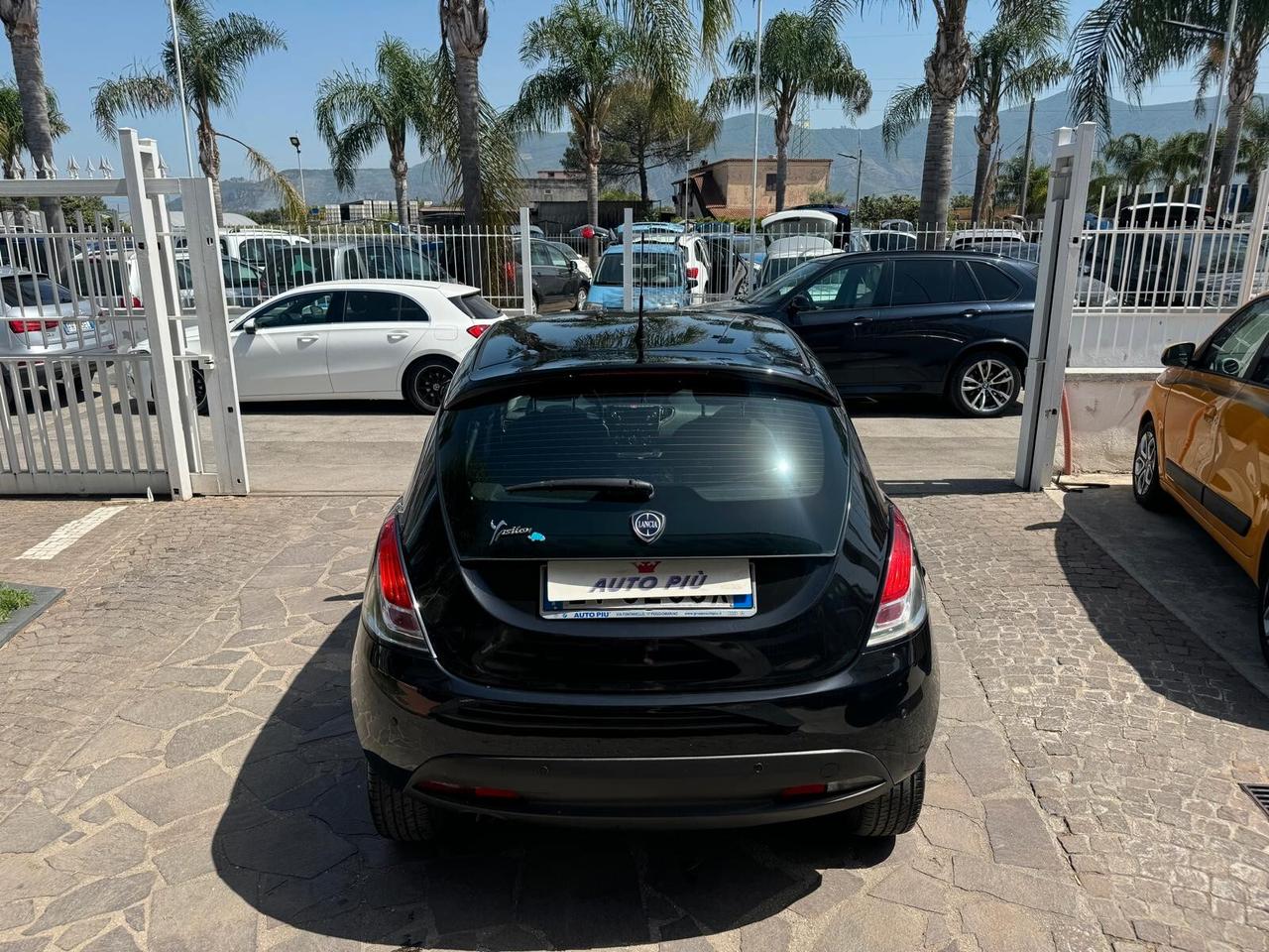 Lancia Ypsilon 0.9 TwinAir 85 CV 5 porte Metano Ecochic Elefantino