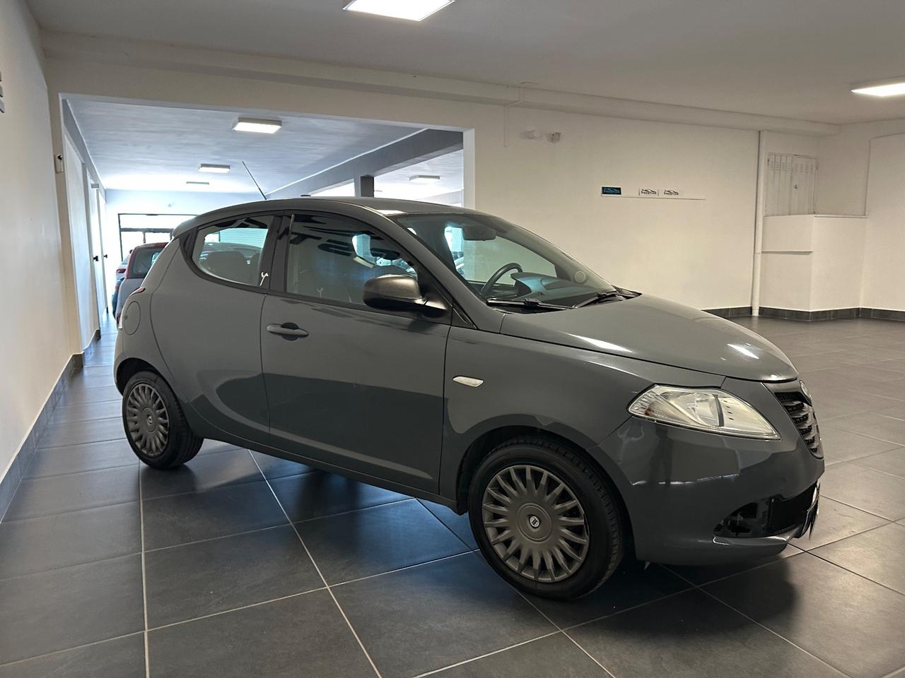 LANCIA YPSILON 1.3 MJT 95CV NEOPATENTATI