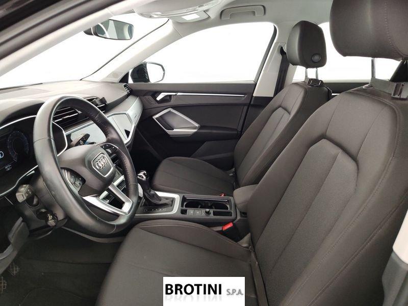 Audi Q3 35 TDI quattro S-Tronic Business