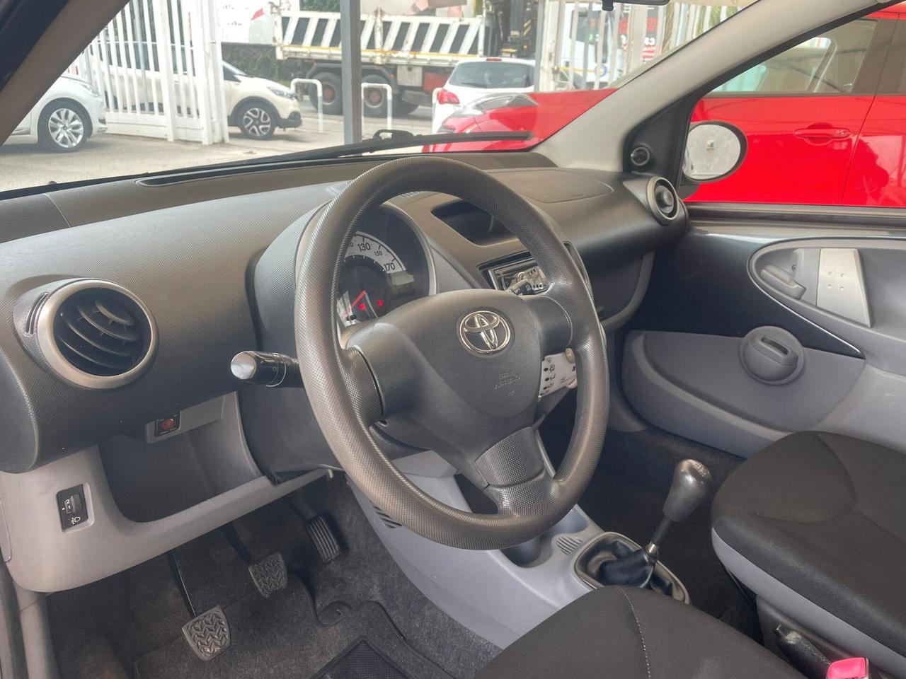 Toyota Aygo 1.0 12V VVT-i 5 porte Sol