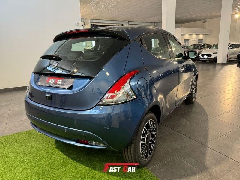 Lancia Ypsilon 1.0 FireFly 5 porte S&S Hybryd Gold