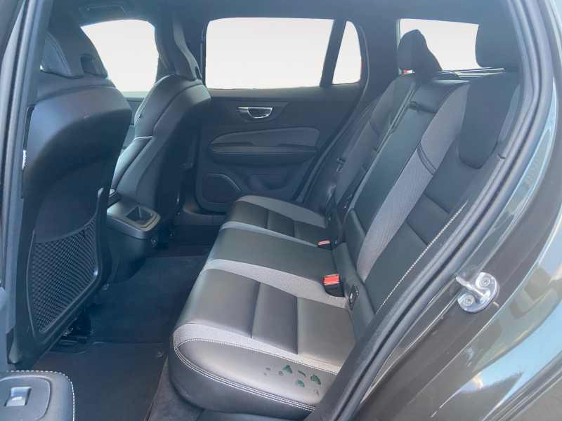 VOLVO V60 2.0 b4 MoMenTuM Business AuTo